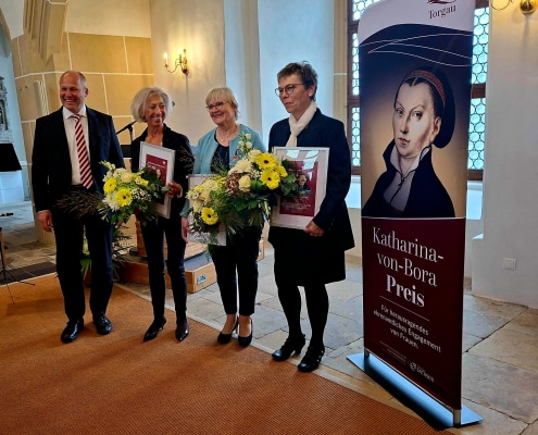 Preisträgerinnen mit Oberbürgermeister