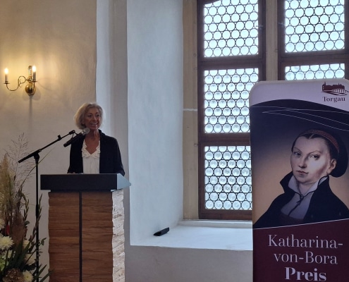 Frau Dr. Hönicke